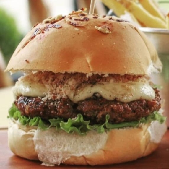 Photo of the Picanha burger inspired by Brazilian barbecue – recipe of Picanha burger inspired by Brazilian barbecue on DeliRec