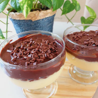 Receta de Mousse de maracuyá con ganache de chocolate en el sitio web de recetas de DeliRec