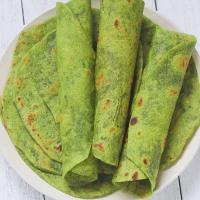 Recipe of 💚 Spinach Pancakes 🫔 on the DeliRec recipe website
