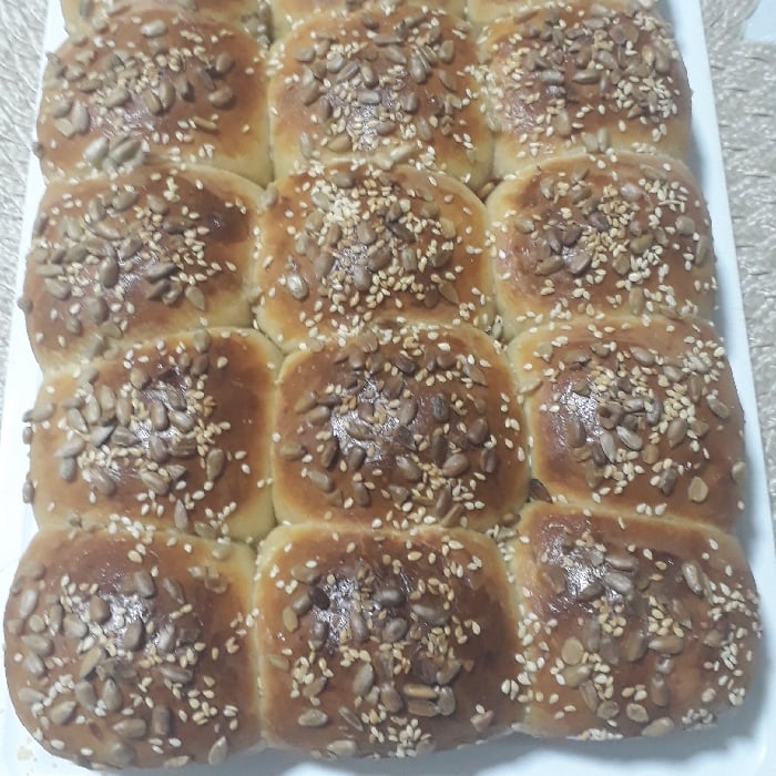 Photo of the Bun with Sunflower and Sesame Seeds – recipe of Bun with Sunflower and Sesame Seeds on DeliRec