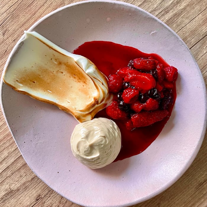 Photo of the Strawberries, vanilla cream and meringue – recipe of Strawberries, vanilla cream and meringue on DeliRec