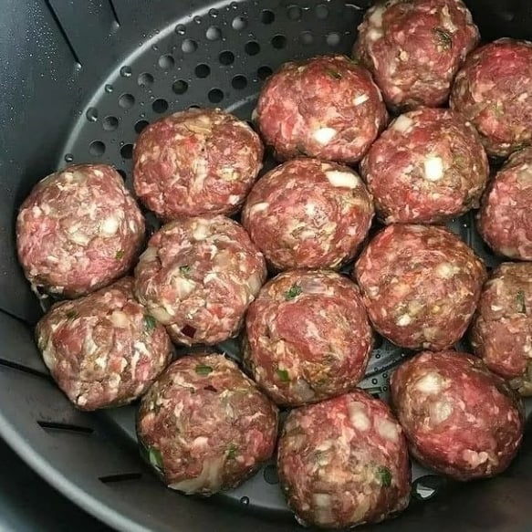 Foto da Bolinhas de carne na airfryer - receita de Bolinhas de carne na airfryer no DeliRec