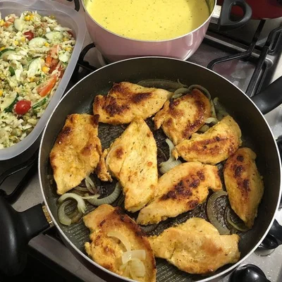 Recipe of Chicken fillet with onion on the DeliRec recipe website