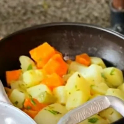 Recipe of Seasoned Potatoes with Carrots on the DeliRec recipe website