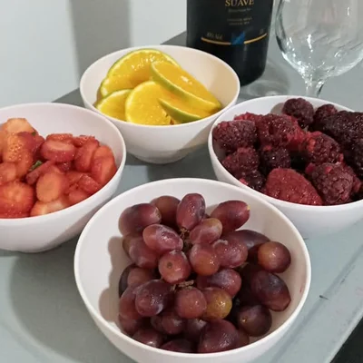 Recipe of fruit in wine on the DeliRec recipe website
