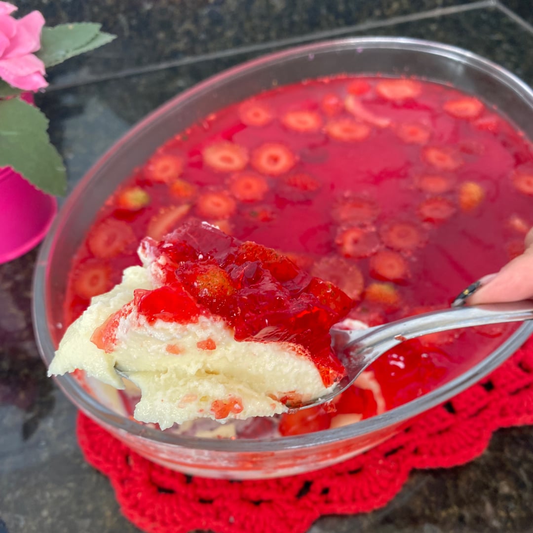 Photo of the Creamy Powdered Milk and Strawberry Dessert – recipe of Creamy Powdered Milk and Strawberry Dessert on DeliRec