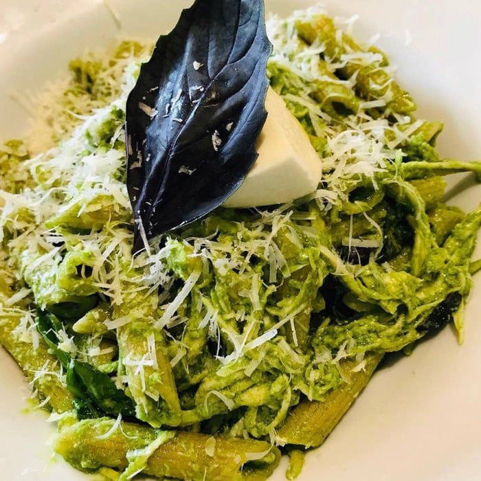 Photo of the Wholemeal Penne with Cabbage Pesto with Shredded Chicken and Burrata – recipe of Wholemeal Penne with Cabbage Pesto with Shredded Chicken and Burrata on DeliRec