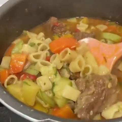 Foto da Sopa de carne com legumes - receita de Sopa de carne com legumes no DeliRec