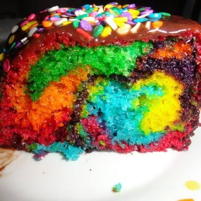 Foto da Bolo arco-íris  - receita de Bolo arco-íris  no DeliRec