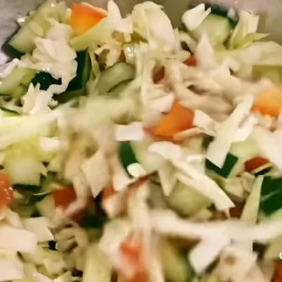 Recette de Salade de concombre au chou sur le site de recettes DeliRec