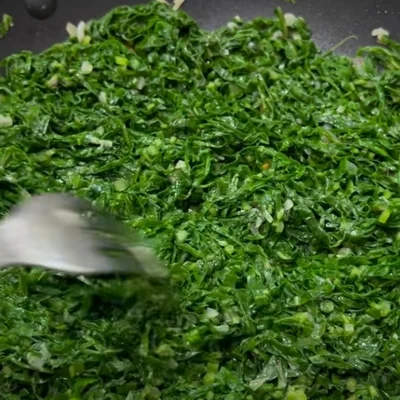 Recipe of kale in butter on the DeliRec recipe website