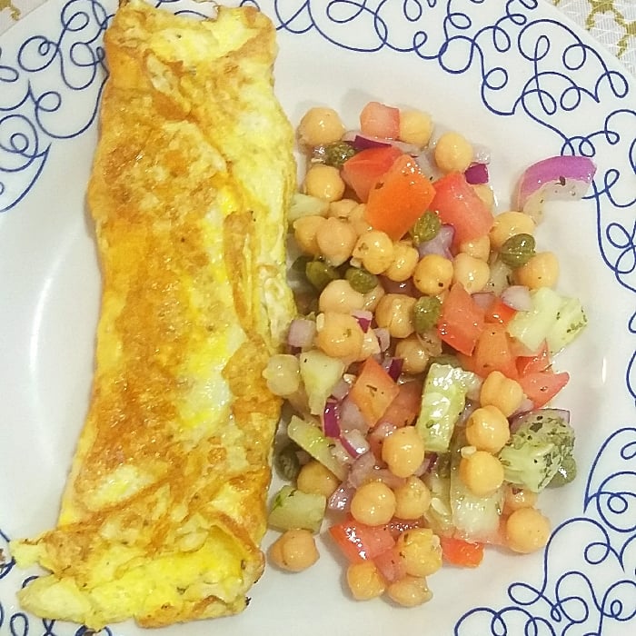 Photo of the Easy Chickpea Salad with Omelet – recipe of Easy Chickpea Salad with Omelet on DeliRec