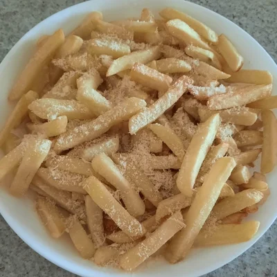 Recipe of Fries with grated cheese on the DeliRec recipe website