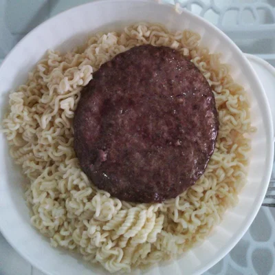 Recipe of Noodles with hamburger meat on the DeliRec recipe website