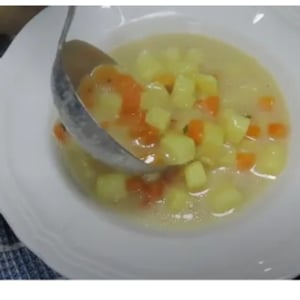 Sopa de patata cremosa