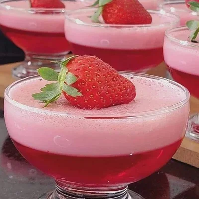 Recipe of Strawberry gelatin mousse on the DeliRec recipe website