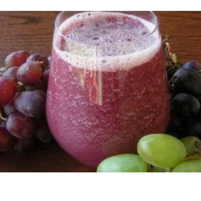 Receita de Suco Detox de uva uva no site de receitas DeliRec