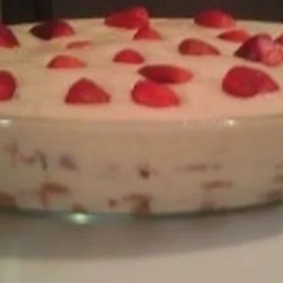 Recipe of Nest and strawberry pavé on the DeliRec recipe website