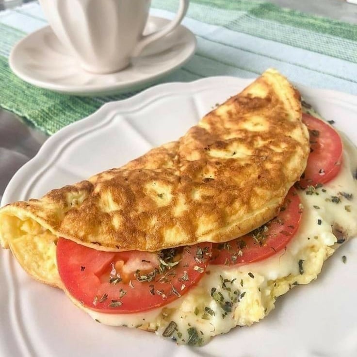 Foto da Café da manhã com sanduíche de omelete  - receita de Café da manhã com sanduíche de omelete  no DeliRec