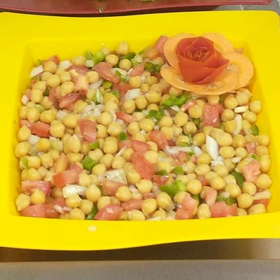 Recipe of Easy and Refreshing Chickpea Salad on the DeliRec recipe website