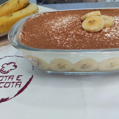 Recipe of Banoffee pie on the platter on the DeliRec recipe website