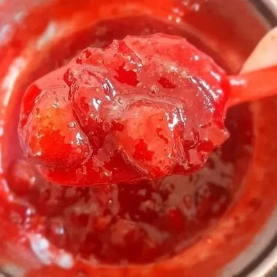 Recipe of Homemade strawberry jam on the DeliRec recipe website