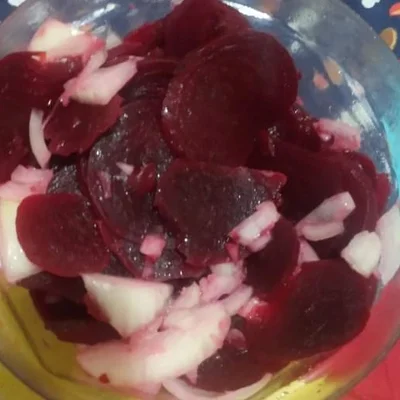 Recipe of Beetroot Salad with Onion on the DeliRec recipe website