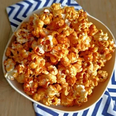 Recipe of caramelized popcorn on the DeliRec recipe website
