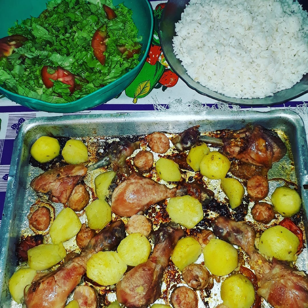 Photo of the Roast Grando with Roasted Potatoes/Salad – recipe of Roast Grando with Roasted Potatoes/Salad on DeliRec