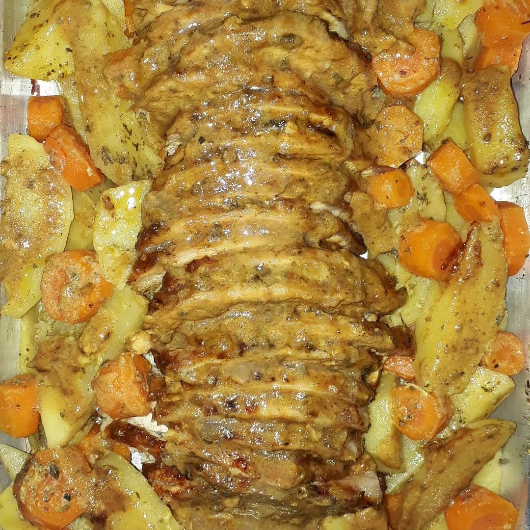 Photo of the Juicy roast loin with potatoes and carrots – recipe of Juicy roast loin with potatoes and carrots on DeliRec