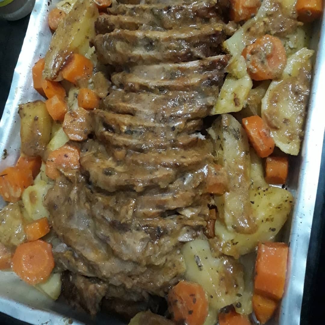 Photo of the Juicy roast loin with potatoes and carrots – recipe of Juicy roast loin with potatoes and carrots on DeliRec