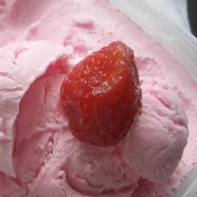Recipe of Creamy Strawberry Ice Cream with 2 Ingredients on the DeliRec recipe website
