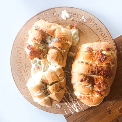 Recipe of Amazing Garlic Bread on the DeliRec recipe website