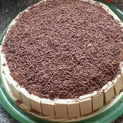 Recipe of Brigadeiro cake with wafer on the DeliRec recipe website