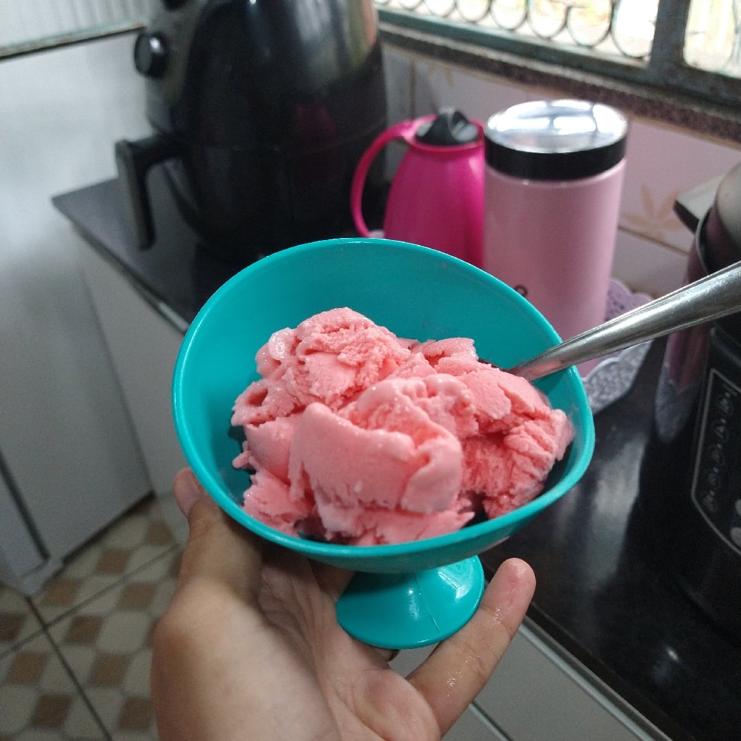 Photo of the homemade strawberry ice cream – recipe of homemade strawberry ice cream on DeliRec