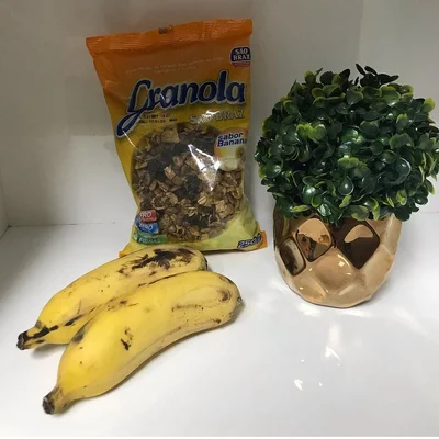 Receita de Barrinha de banana e granola  no site de receitas DeliRec