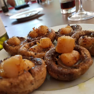 Recipe of Paris mushroom stuffed with truffled scallops on the DeliRec recipe website
