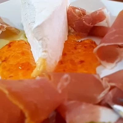 Recipe of Cheese with Pepper Jelly and Parma Ham on the DeliRec recipe website