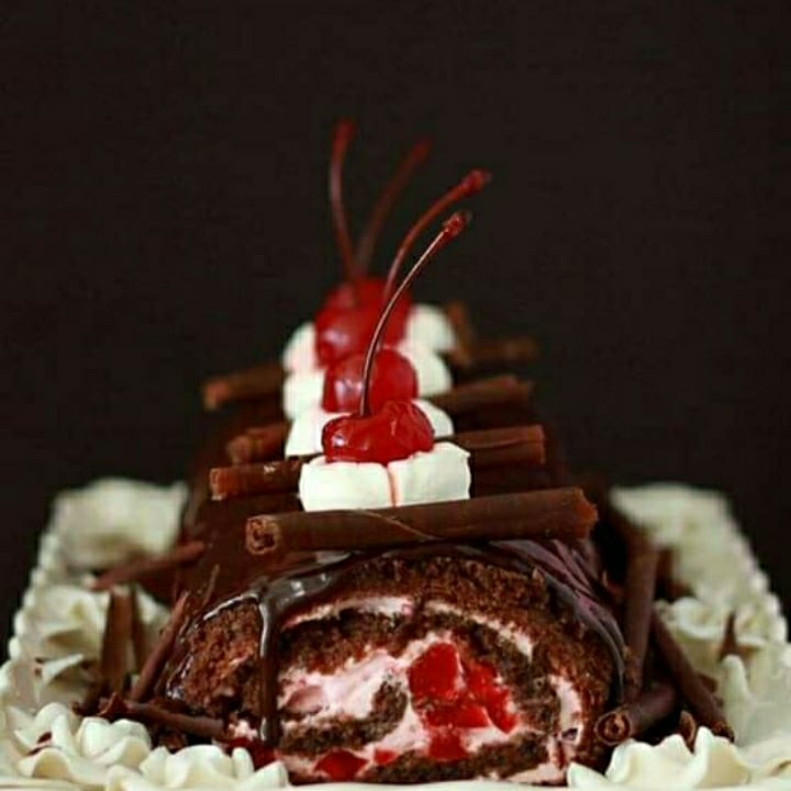 Photo of the Black Forest roulade – recipe of Black Forest roulade on DeliRec