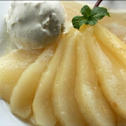 Photo of the Poached Vanilla and Wine Pears – recipe of Poached Vanilla and Wine Pears on DeliRec