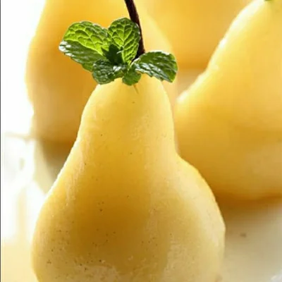 Recipe of Poached Vanilla and Wine Pears on the DeliRec recipe website
