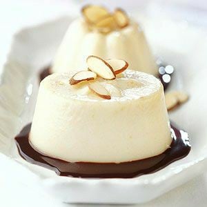 Photo of the Almond Panna Cotta with Mocha Sauce – recipe of Almond Panna Cotta with Mocha Sauce on DeliRec