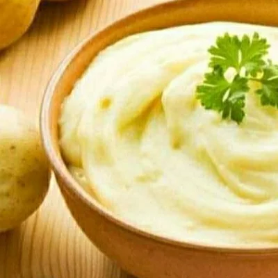 Recette de Purée de pommes de terre à la crème sure sur le site de recettes DeliRec