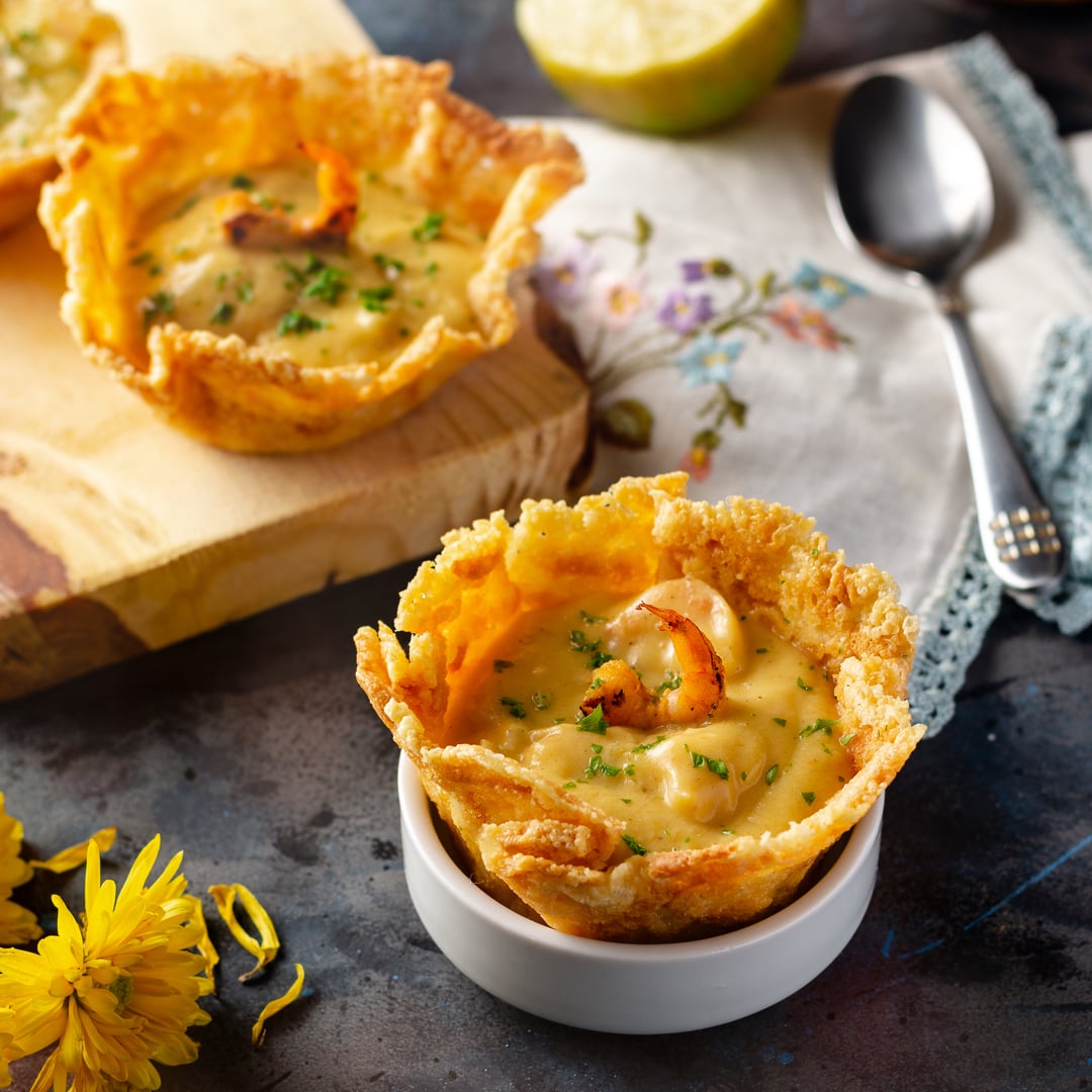 Photo of the Shrimps with carrot and zucchini cream in parmesan basket – recipe of Shrimps with carrot and zucchini cream in parmesan basket on DeliRec