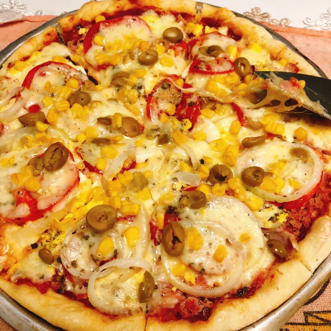 Foto da Pizza caseira de calabresa com queijo - receita de Pizza caseira de calabresa com queijo no DeliRec