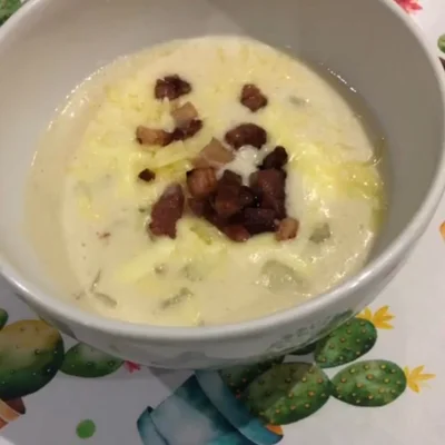 Recipe of Potato and bacon broth on the DeliRec recipe website