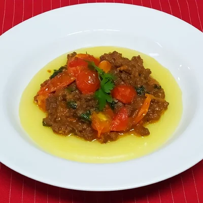 Recipe of Tomatoli soy meat with creamy polenta on the DeliRec recipe website