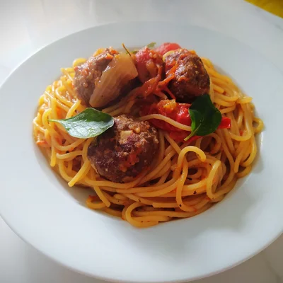 Recipe of Almodegas sugo with spaghetti and basil on the DeliRec recipe website