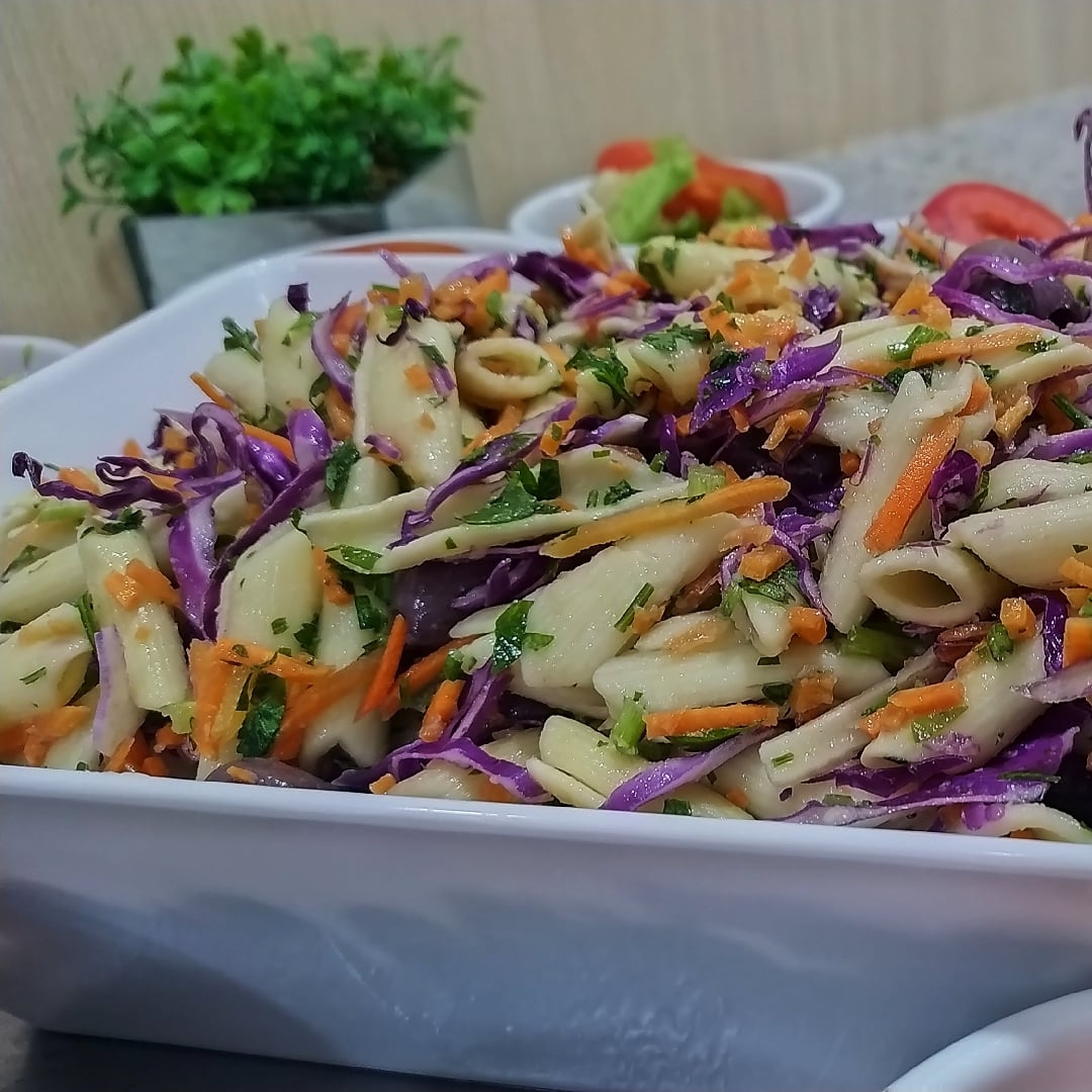 Photo of the Penne salad with black olives, red cabbage and carrots. – recipe of Penne salad with black olives, red cabbage and carrots. on DeliRec