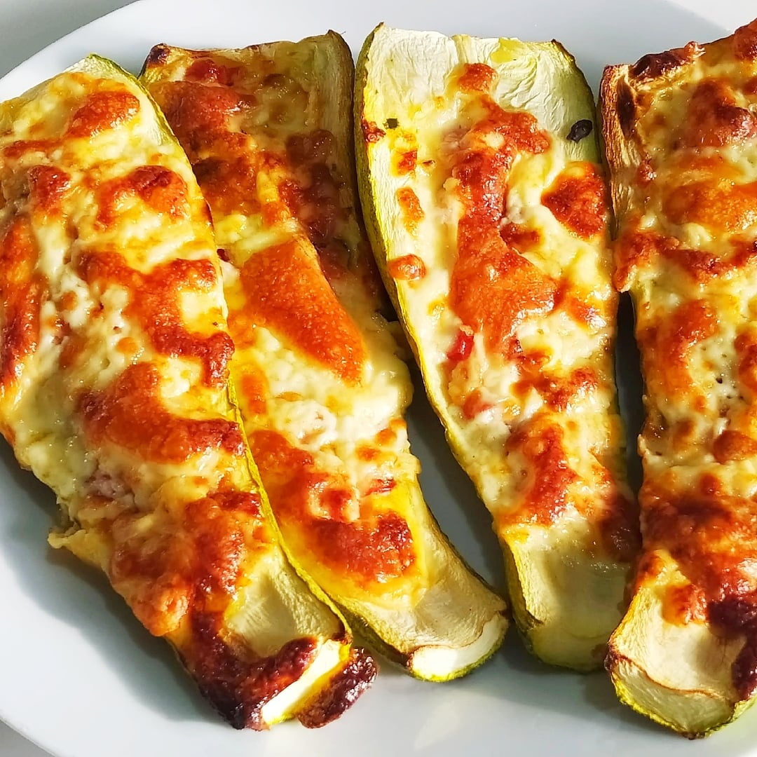 Photo of the Delicious protein zucchini stuffed with egg cream and cheese – recipe of Delicious protein zucchini stuffed with egg cream and cheese on DeliRec